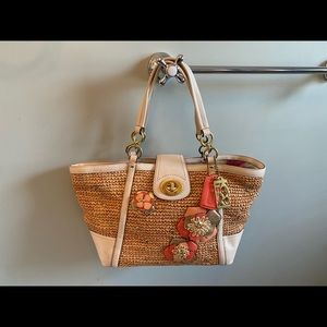 Hampton Weekend Straw Appliqué Med. Tote